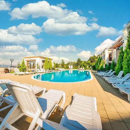 Sea View Panoramic Apartments, Fort Noks Crown Club Apartment *
