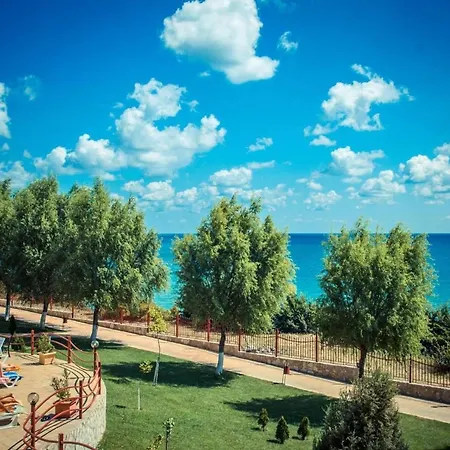 Sea View Panoramic Apartments, Fort Noks Crown Club *