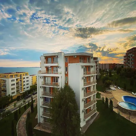 Sea View Panoramic Apartments, Fort Noks Crown Club