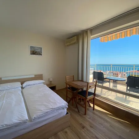 Apartment Sea View Panoramic Apartments, Fort Noks Crown Club
