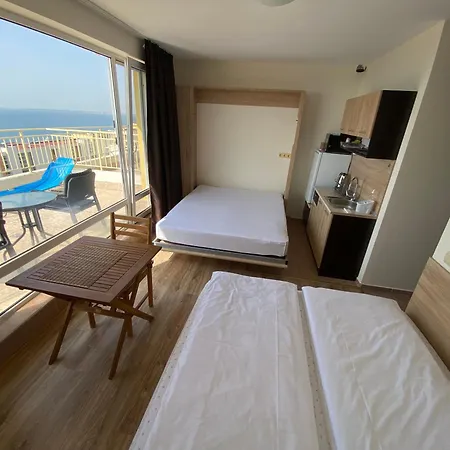 Sea View Panoramic Apartments, Fort Noks Crown Club Apartment *