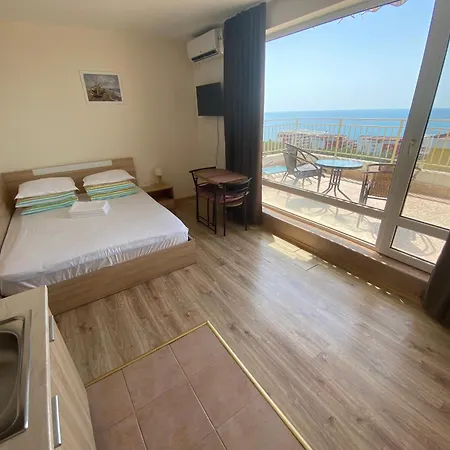 Sea View Panoramic Apartments, Noks Crown Club شقة *