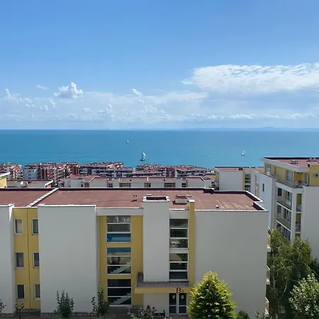 Sea View Panoramic Apartments, Noks Crown Club شقة *