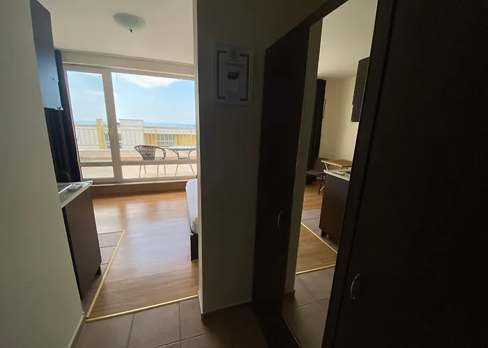 Sea View Panoramic Apartments, Noks Crown Club Апартаменты Свети-Влас