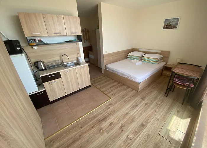 Sea View Panoramic Apartments, Noks Crown Club 公寓 圣弗拉斯